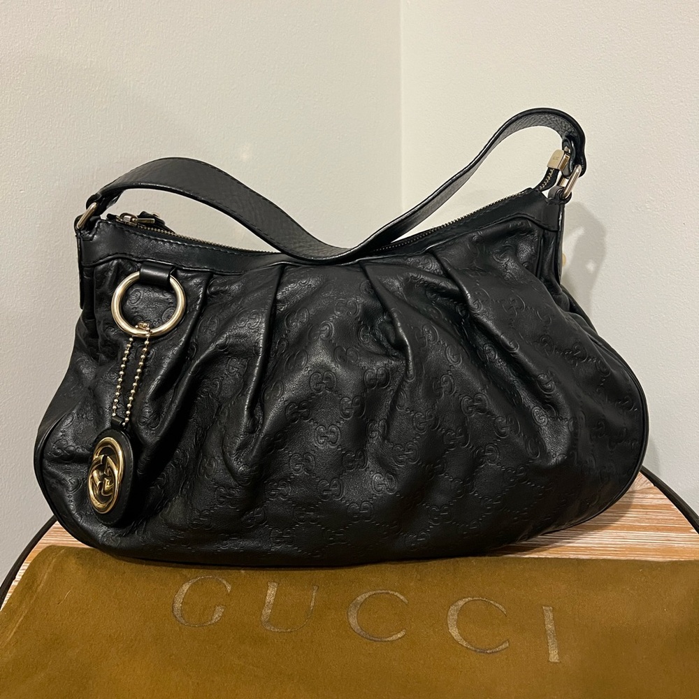 Authentic Gucci Black Guccissima Leather Sukey Hobo